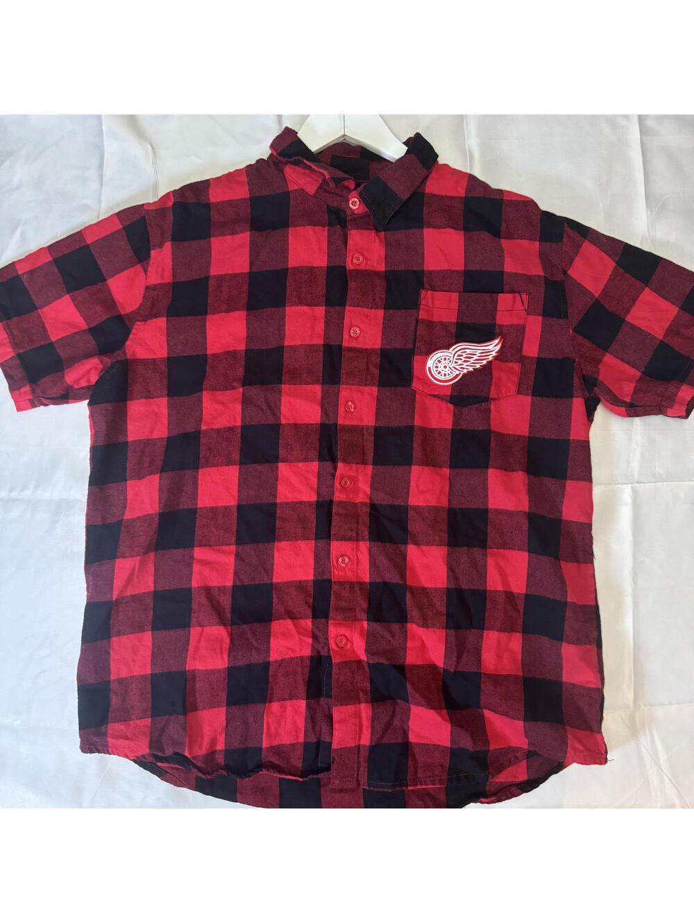 Detroit Red Wings NHL Buffalo Plaid Short Sleeve Button Shirt Men’s Large